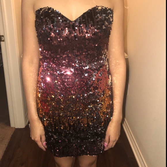 Prom dress - Picture 2 of 5